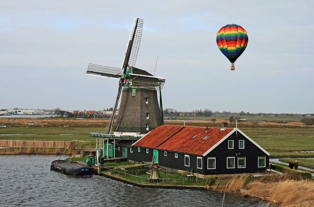 https://d3r8gwkgo0io6y.cloudfront.net/upload/holland windmill-1600x1053.jpg